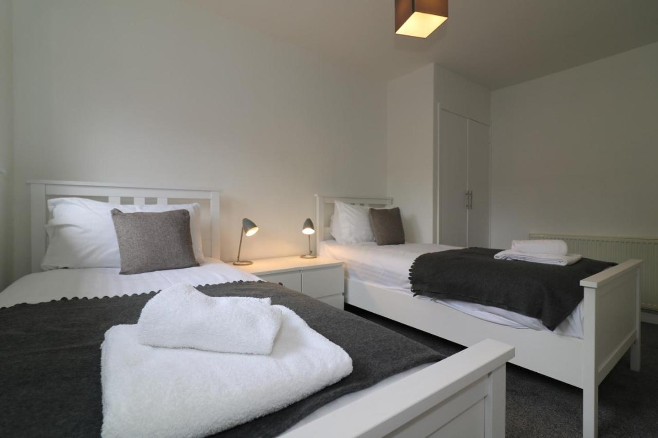 Signature - Belhaven House Hamilton Dış mekan fotoğraf